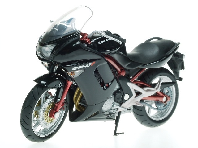 Kawasaki ER-6F (2005) Solido 1/18 