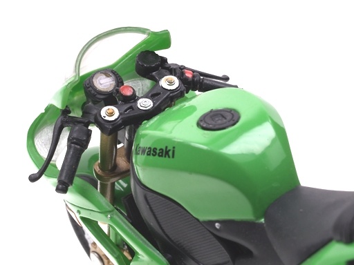 Kawasaki ZX10R (2004) Solido 1/18 