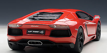 Lamborghini Aventador LP700-4 (2011) Autoart 74669 1/18 