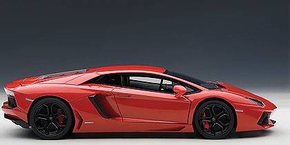 Lamborghini Aventador LP700-4 (2011) Autoart 74669 1/18 