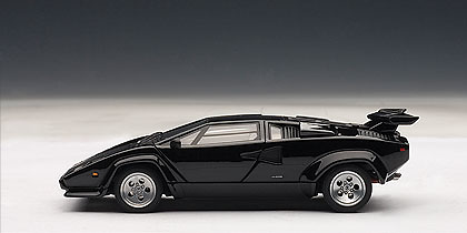 Lamborghini Countach 5000 S (1982) Autoart 1/43 Negro 