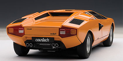 Lamborghini Countach LP400 (1974) Autoart 74647 1:18 