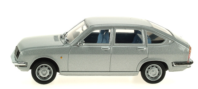 Lancia Beta Berlina (1972) Pego 1/43 Gris Metalizado 