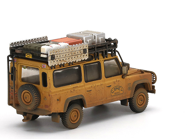 Land Rover Defender 110 Ganador Camel Trophy versión con barro (1989) TSM MGT00221-R 1/64 