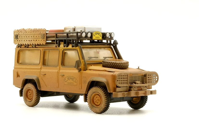 Land Rover Defender 110 Ganador Camel Trophy versión con barro (1989) TSM MGT00221-R 1/64 