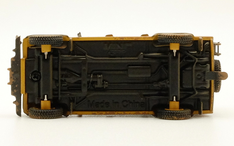 Land Rover Defender 110 Ganador Camel Trophy versión con barro (1989) TSM MGT00221-R 1/64 