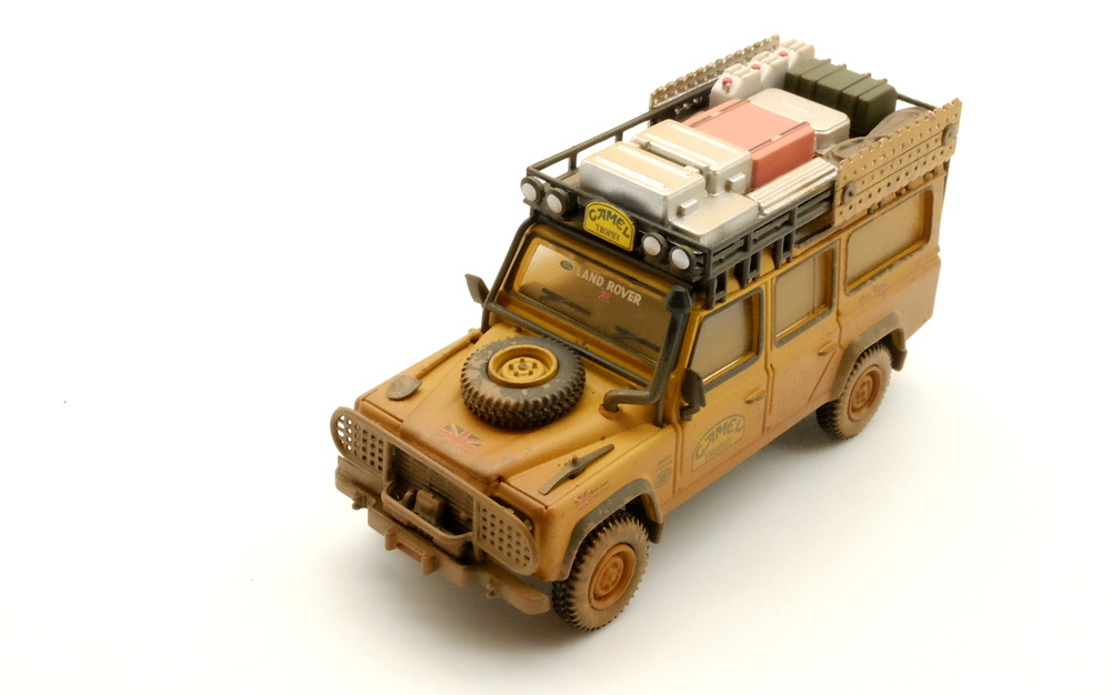 Land Rover Defender 110 Ganador Camel Trophy versión con barro (1989) TSM MGT00221-R 1/64 