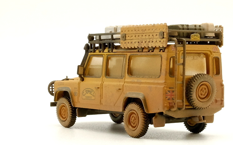 Land Rover Defender 110 Ganador Camel Trophy versión con barro (1989) TSM MGT00221-R 1/64 