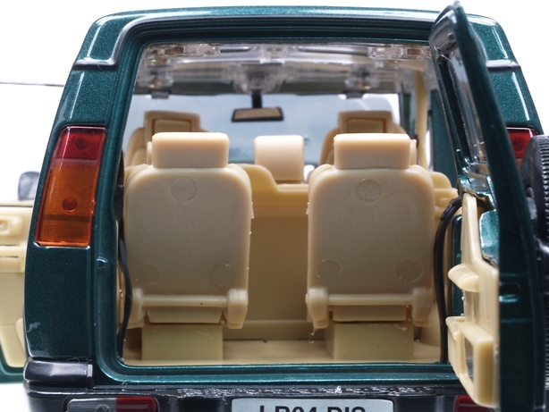 Land Rover Discovery Serie II (1999) Solido 8171 1/18 
