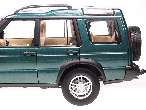 Land Rover Discovery Serie II (1999) Solido 8171 1/18 