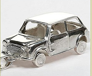 Llavero Mini (clásico) Plata de 1ª Ley El modelo es una réplica de las unidades que LEYLAND AUTHI ESPAÑA vendió en los ´70 y ´80.