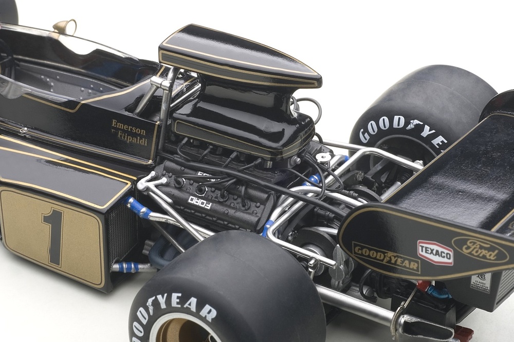 Lotus 72E nº 1 Emerson Fittipaldi (1973) Autoart 87327 1/18 