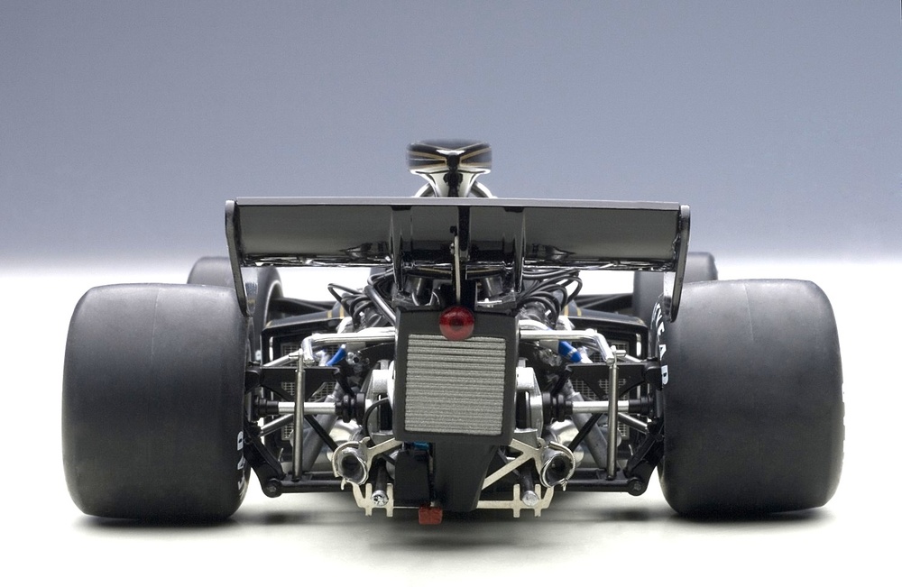 Lotus 72E nº 1 Emerson Fittipaldi (1973) Autoart 87327 1/18 