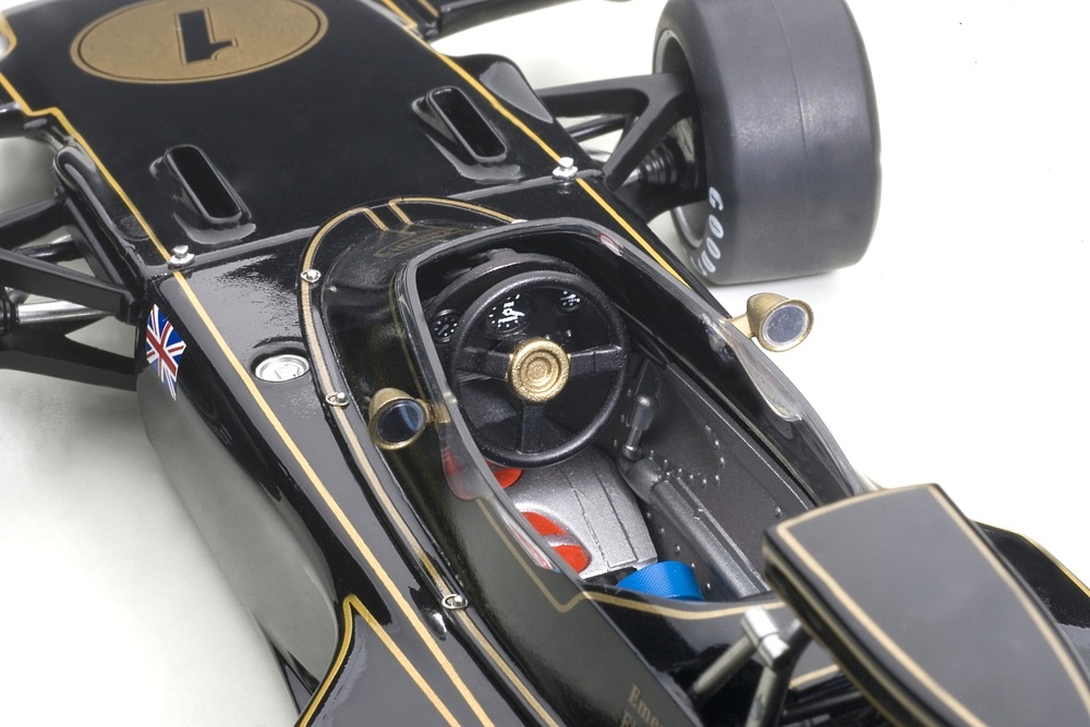 Lotus 72E nº 1 Emerson Fittipaldi (1973) Autoart 87327 1/18 