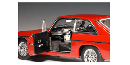 MG B Coupé MKII (1969) Rojo Autoart 1/18 