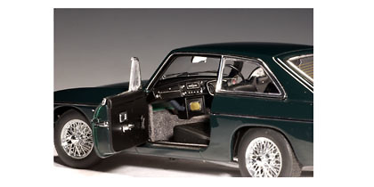 MG B GT Coupé MKII (1969) Verde Autoart 1/18 