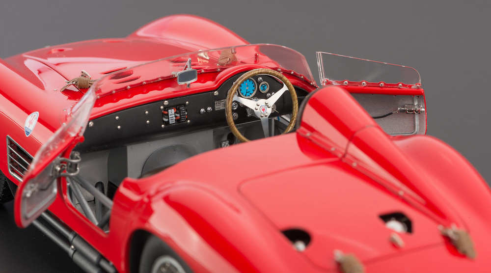 Maserati 300S (1956) CMC M105 1:18 