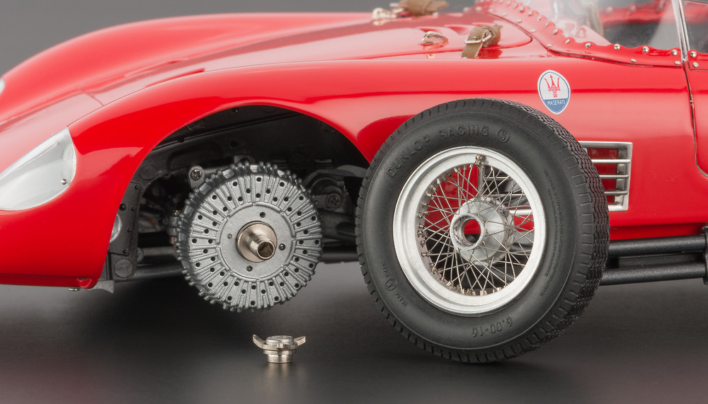 Maserati 300S (1956) CMC M105 1:18 