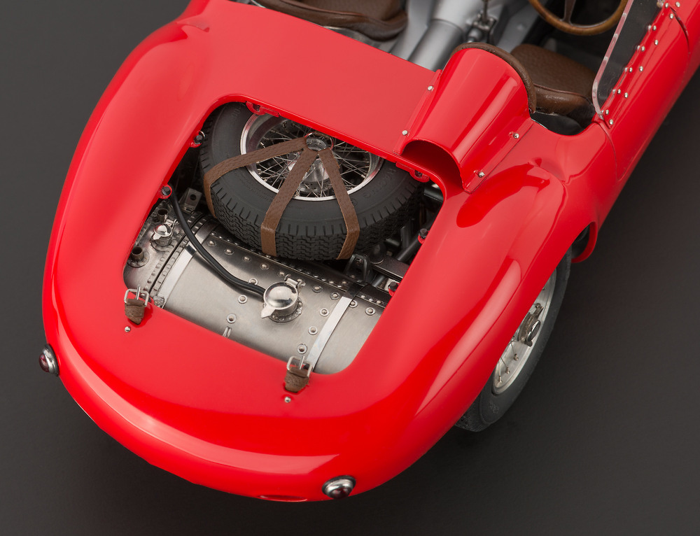 Maserati 300S (1956) CMC M105 1:18 