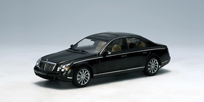 Maybach 57S (2005) Negro Autoart 56156 1/43 