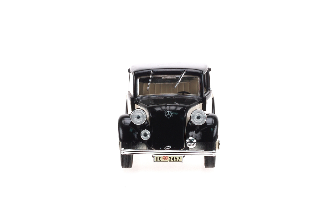 Mercedes 130 -W23- (1934) White Box WB078 1:43 
