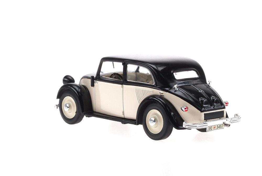 Mercedes 130 -W23- (1934) White Box WB078 1:43 