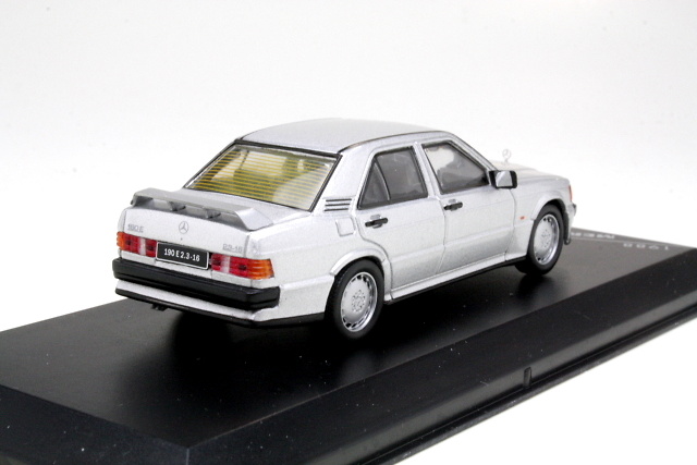 Mercedes 190E 2.3 16V (1988) White Box 1/43 