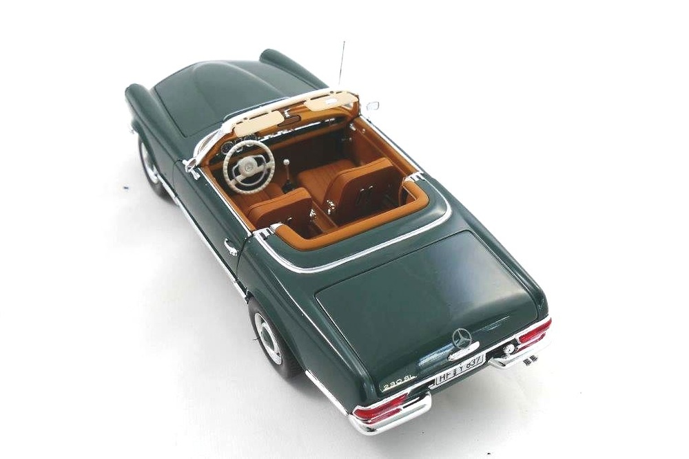 Mercedes Benz 230 SL -W113- (1967) Norev 1/18 