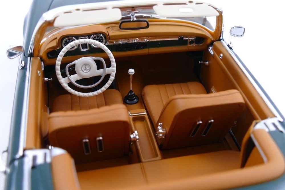 Mercedes Benz 230 SL -W113- (1967) Norev 1/18 