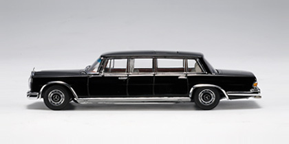 Mercedes 600 LWB -W100- (1964) Autoart 56197 1/43 