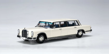 Mercedes 600 LWB -W100- (1964) Autoart 56198 1/43 