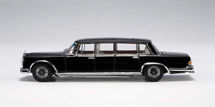 Mercedes 600 LWB -W100- (1964) Autoart 1/43 Negro 