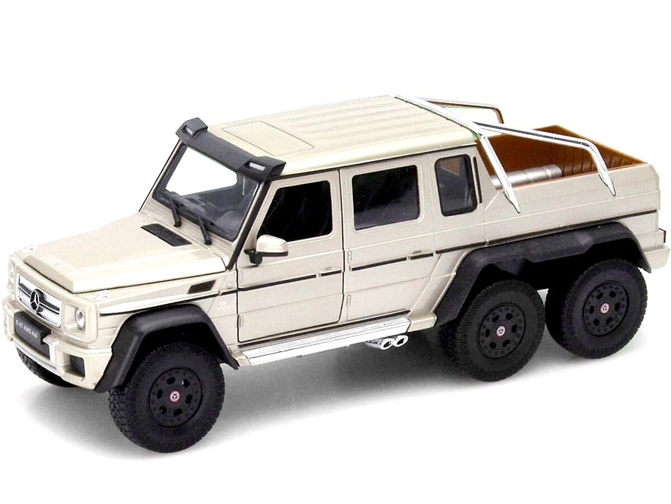 Mercedes AMG G63 6x6 (2013) Welly 1:24 Beige Metalizado 