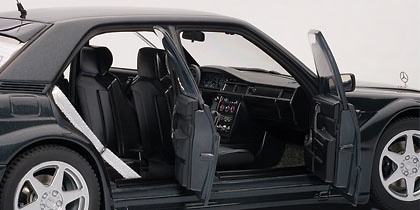 Autoart 76131 Mercedes Benz 190E 2.5-16V Evolution 2 -W201- (1990) Autoart 1:18 color negro metalizado