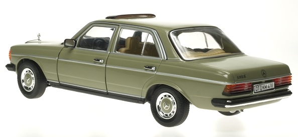 Mercedes Benz 230 E -W123- (1977) Revell 08808 1/18 