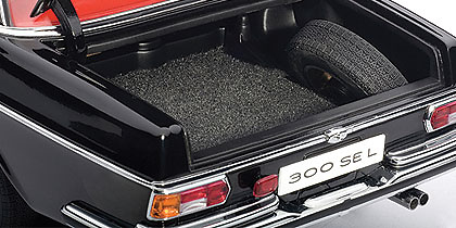 Mercedes Benz 300 SEL 6.3 -W109- (1970) Autoart 1/18 