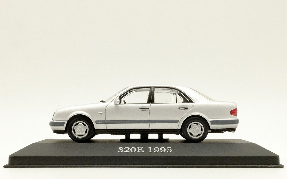 Mercedes Benz 320 E -W210- (1995) Altaya 1/43 