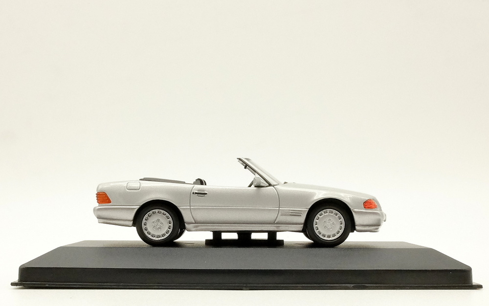 Mercedes Benz 500 SL -R129- (1989) Altaya 1/43 