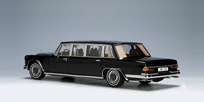 Mercedes Benz 600 LWB -W100- Pullman (1965) Autoart 76197 1/18 
