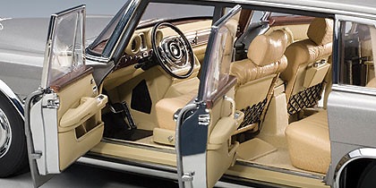 Mercedes Benz 600 SWB -W100- (1964) Autoart 1/18 