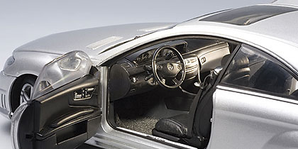 Autoart 76168 Mercedes Benz Clase CL 63 AMG -W216- (2007) Autoart 1/18 Color Gris Metalizado