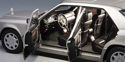 Mercedes Benz Clase E E320 -W124- (1995) Autoart 76271 1/18 