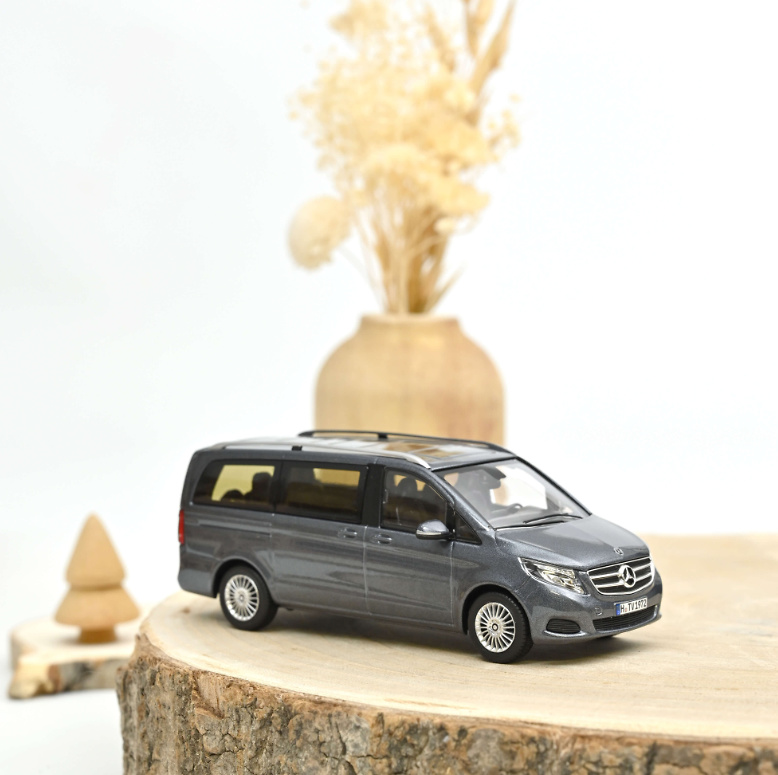 Mercedes Benz Clase V (2015) Norev 351136 1/43 