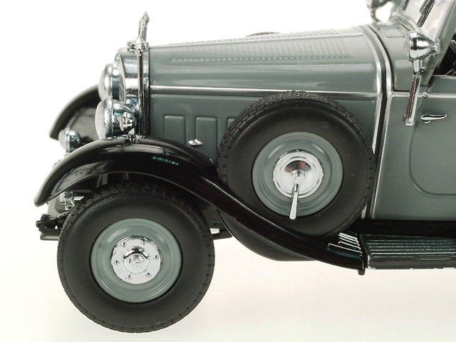 Mercedes Benz G4 