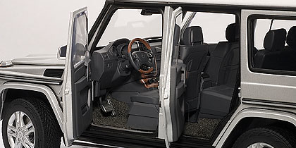 Mercedes Benz G500 (2012) Autoart 76217 1:18 Gris Plata 