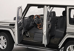 Mercedes Benz G500 (2012) Autoart 76217 1:18 Gris Plata 