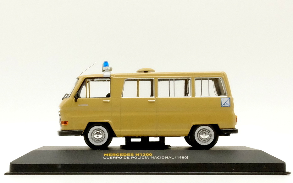 Mercedes Benz N1300 Policía Nacional (1980) Altaya 1/43 