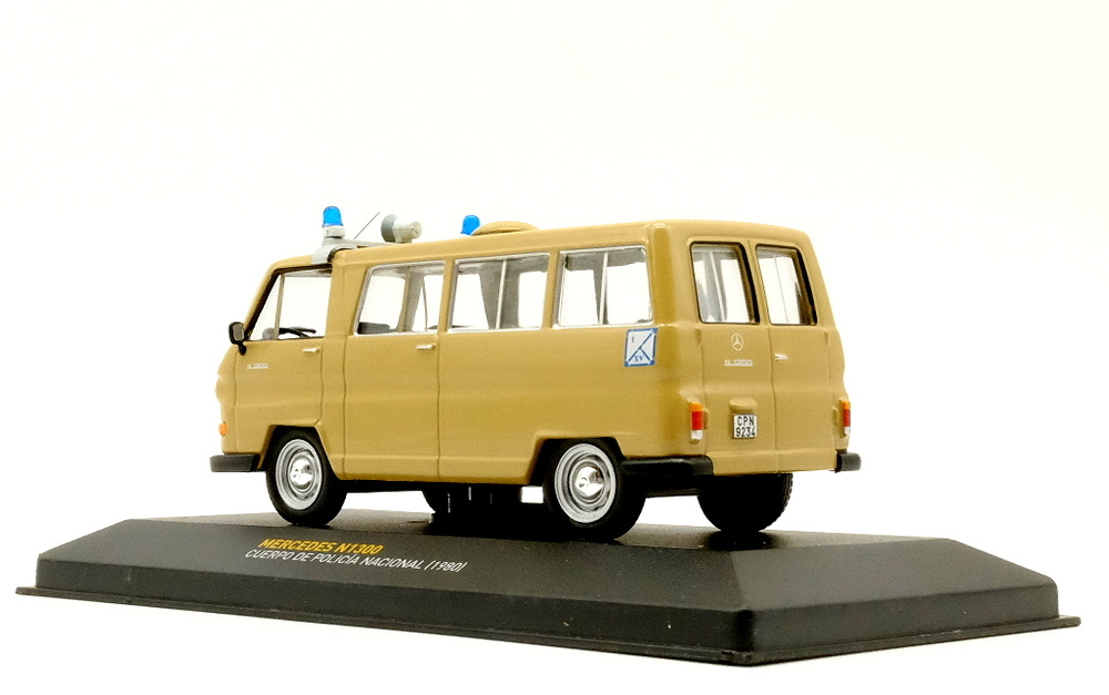Mercedes Benz N1300 Policía Nacional (1980) Altaya 1/43 