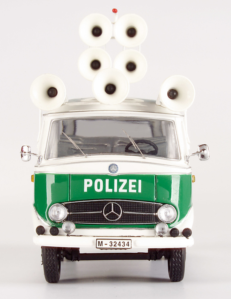 Mercedes Benz O319 Bus Policia Alemana Schuco 02816 1/43 