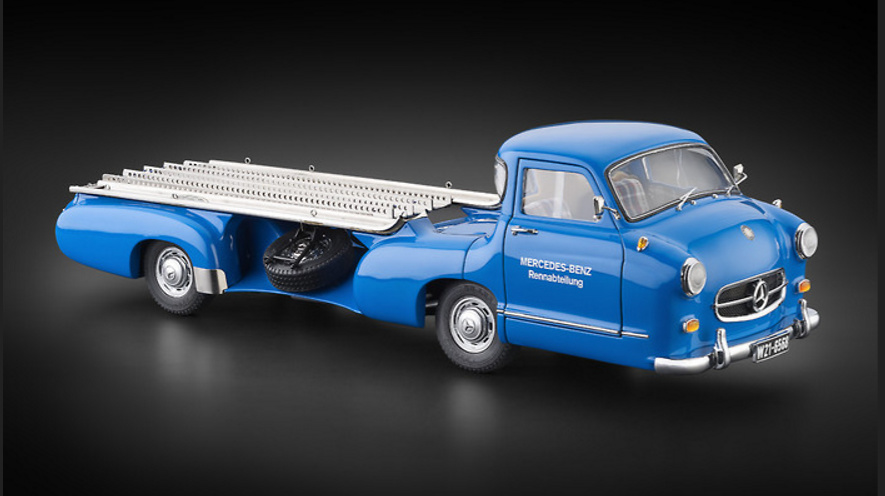 Mercedes Benz Racing Car Transporter (1955) CMC M143 1/18 